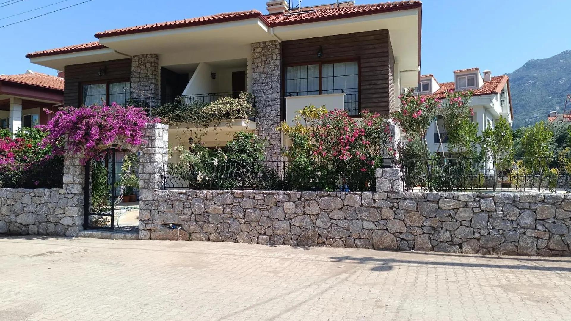 טורונץ' Mihenk Pansiyon