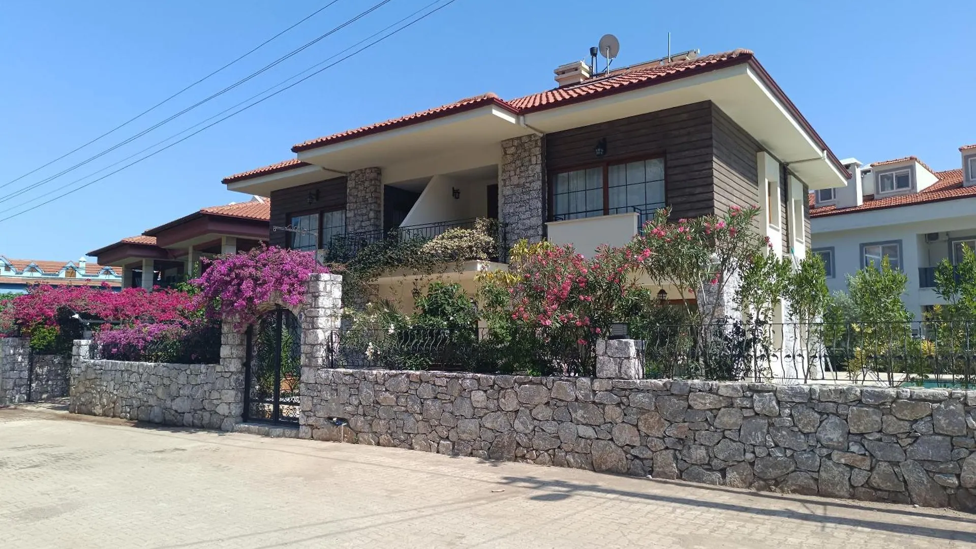 טורונץ' Mihenk Pansiyon מלון דירות